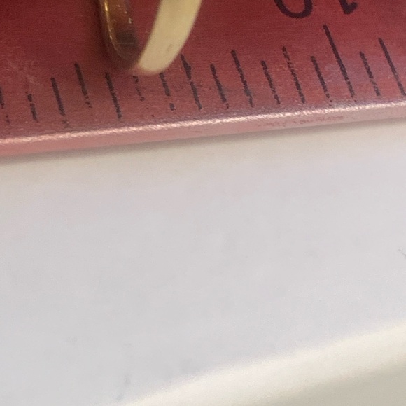 Simple Solid 10kt Gold Ring. Marked and tested. - Picture 8 of 8